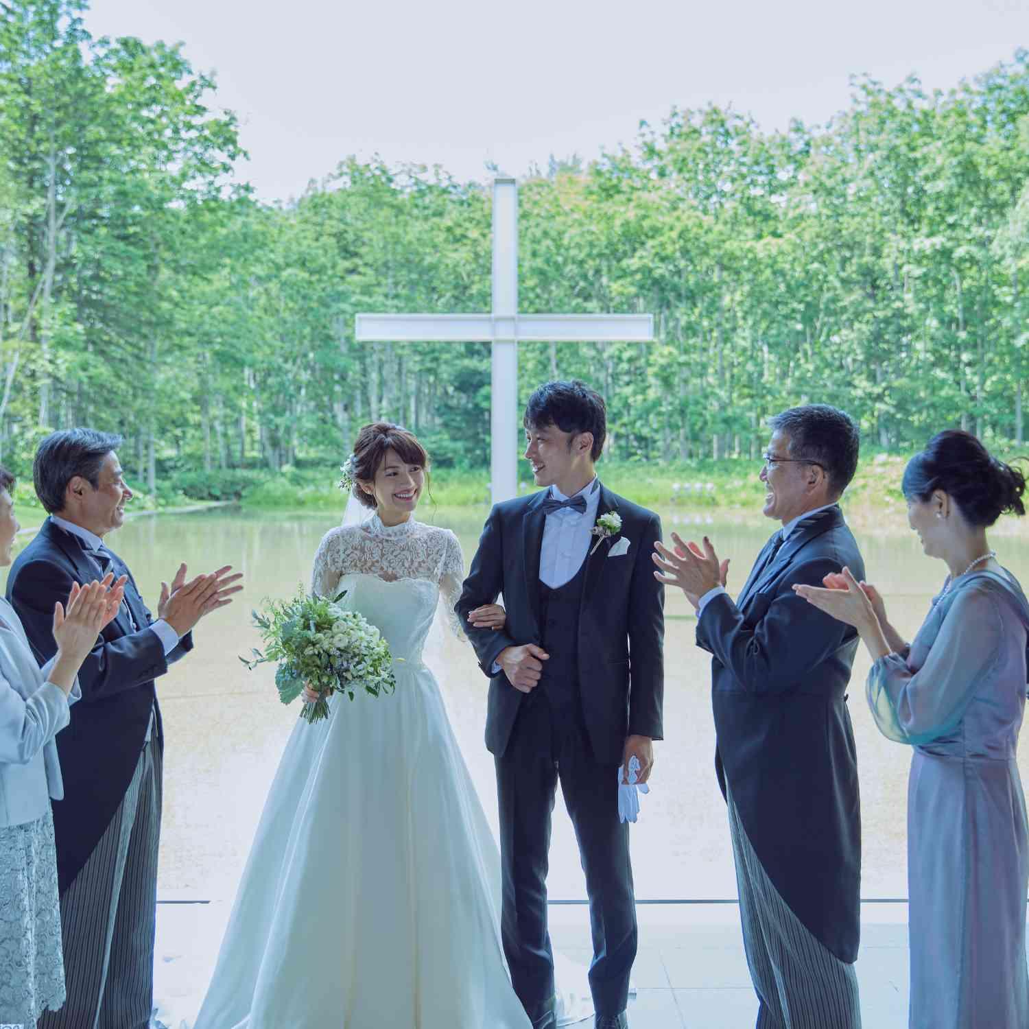 星野リゾート トマム 水の教会で結婚式 結婚式場探しはハナユメ