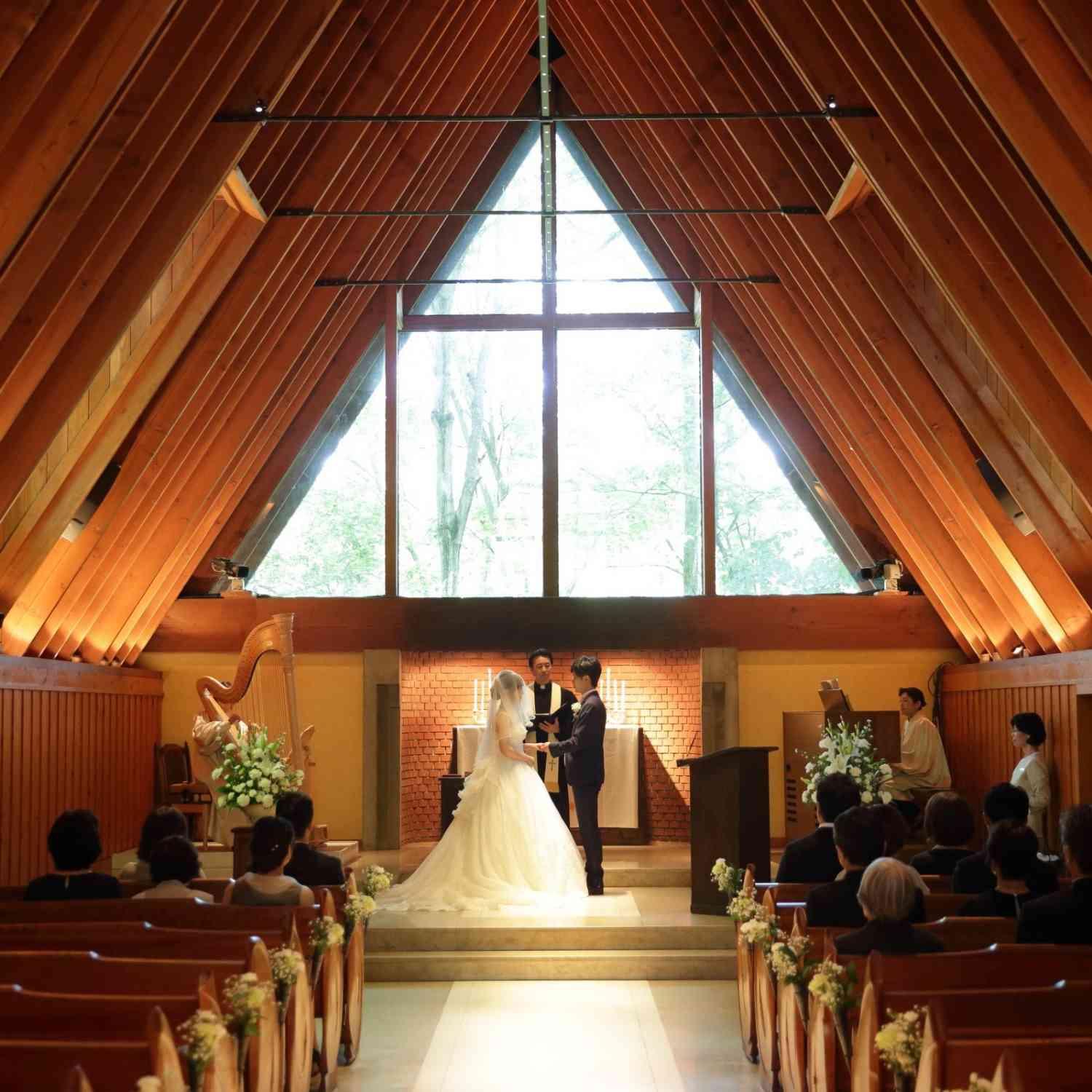 軽井沢高原教会で結婚式 結婚式場探しはハナユメ