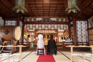 真清田神社参集殿で結婚式 結婚式場探しはハナユメ