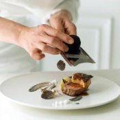 月曜日限定!口コミで人気の国産牛×フォアグラ試食付フェア