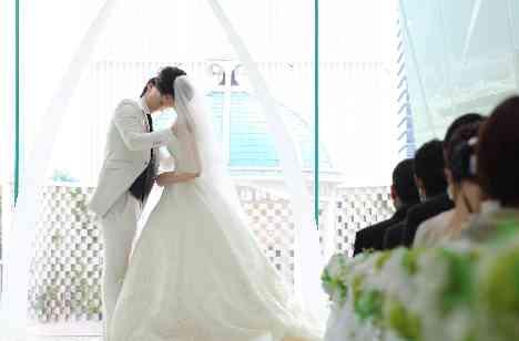 ゆったり＆参加型の二人だけのＷＥＤＤＩＮＧの挙式画像