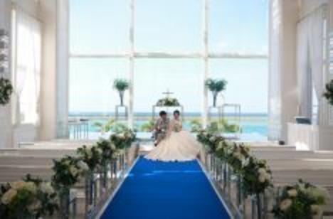 アットホーム×リゾート Weddingの挙式画像