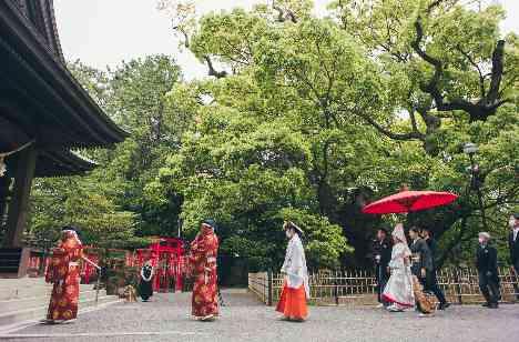 神前式×家族も友人も楽しめる２部制パーティーの挙式画像