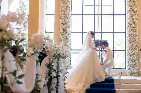 感謝を伝えるアットホームweddingの挙式画像