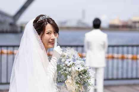 感謝を伝えるアットホームweddingの演出画像