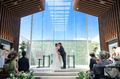 Laugh＆Fun！自分たちらしいWeddingの挙式画像