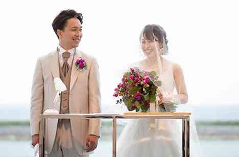 Okinawa×Nagoya距離を超えた結婚式の挙式画像