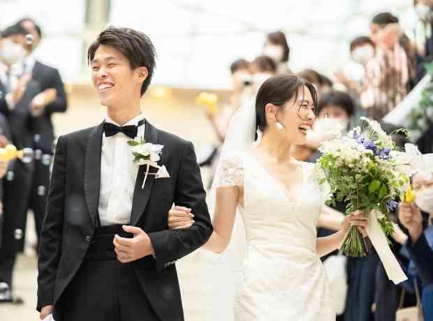 たくさんの人に恵まれたお二人のWeddingDayの挙式実例画像