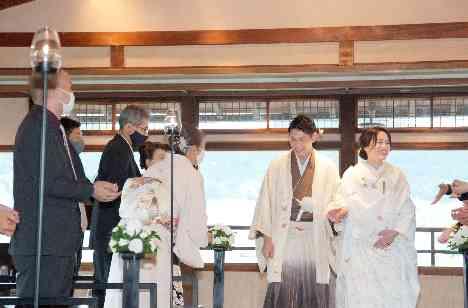 想いをのせて、おもてなしを届ける鮒鶴婚の挙式画像