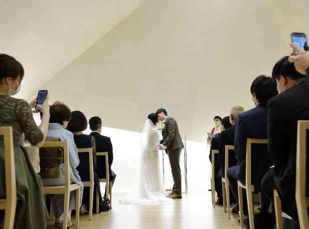 10年分の感謝を込めて　新郎新婦からのおもてなしの挙式実例画像
