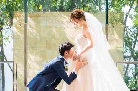 大好きな人に囲まれながら...♡絆深まる結婚式の挙式画像