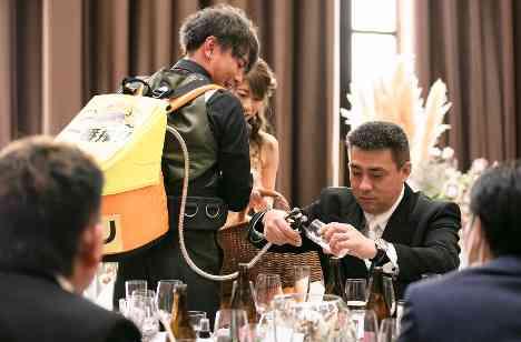 Laugh! Drink! Weddingの披露宴画像