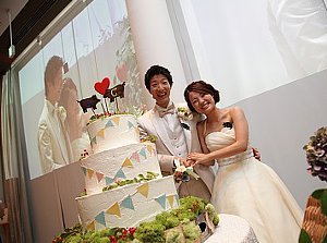 リニューアルしたイザベラ邸で緑いっぱいナチュラルＷの挙式実例画像