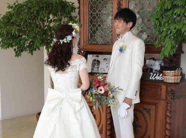 お子様とのアットホームweddingの挙式実例画像