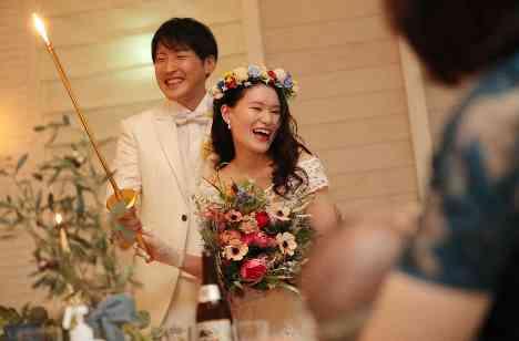 お子様とのアットホームweddingの披露宴画像