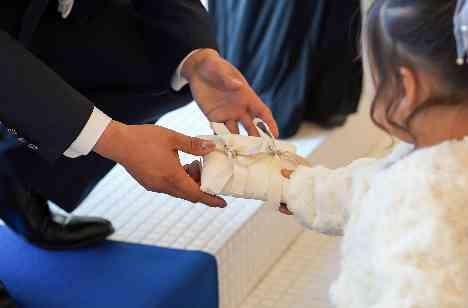 ゲストと楽しむアットホームWeddingの挙式画像