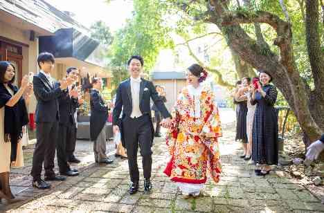 ご家族と親しい友人だけのアットホームな結婚式の披露宴画像