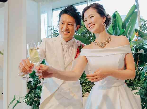お酒も料理もたくさん飲んで・食べて楽しめるパーティの挙式実例画像