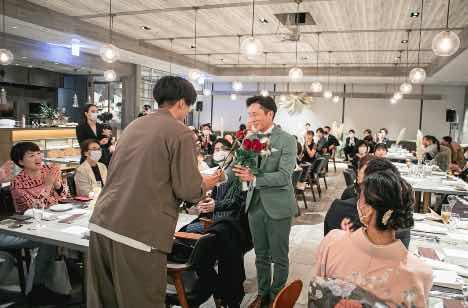 パーティと前撮影でそれぞれ伝える感謝の思いの演出画像