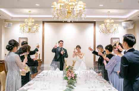 ご家族と過ごす感謝の気持ちを詰め込んだ結婚式☆
の披露宴画像