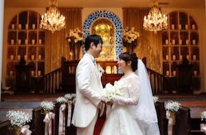 お二人らしさとゲスト参加型の演出にこだわった結婚式の挙式画像
