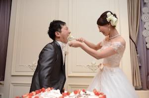 シンプルで肩肘張らない結婚式の披露宴画像