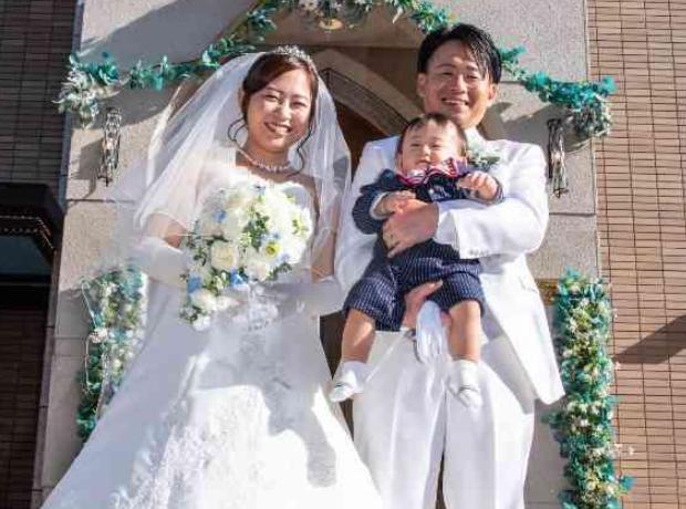愛息子と一緒のあったかファミリーウェディングの挙式実例画像