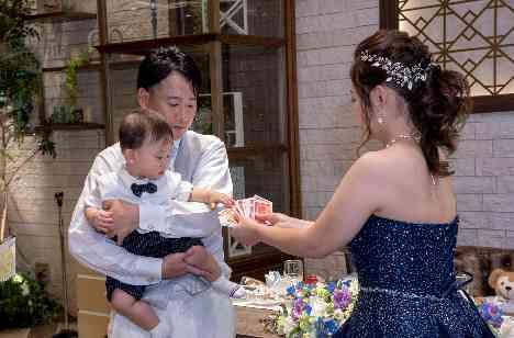 愛息子と一緒のあったかファミリーウェディングの演出画像
