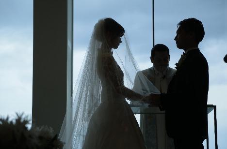 大切な家族とのアットホームWeddingの挙式画像
