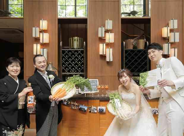 親御様からの贈り物とともに創る結婚式の挙式実例画像