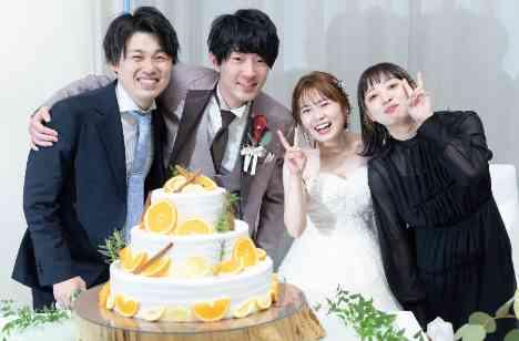 ゲストと楽しむアットホームweddingの披露宴画像