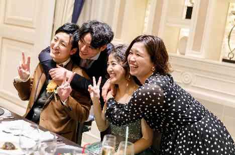 秋の色味を使ったオシャレなパーティー♪の披露宴画像