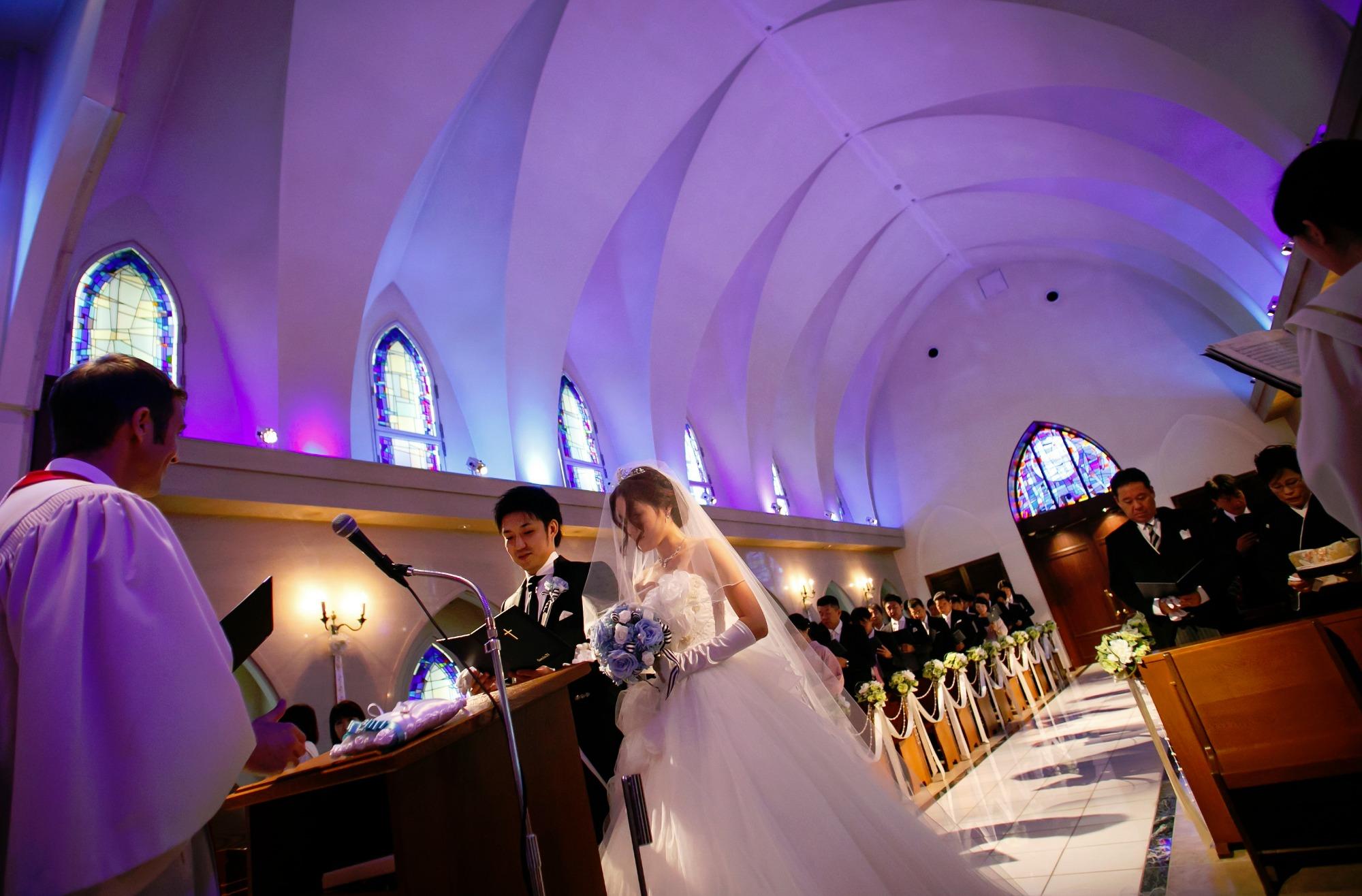幻想的な光が彩る記憶に刻まれた結婚式の準備・打ち合わせ画像