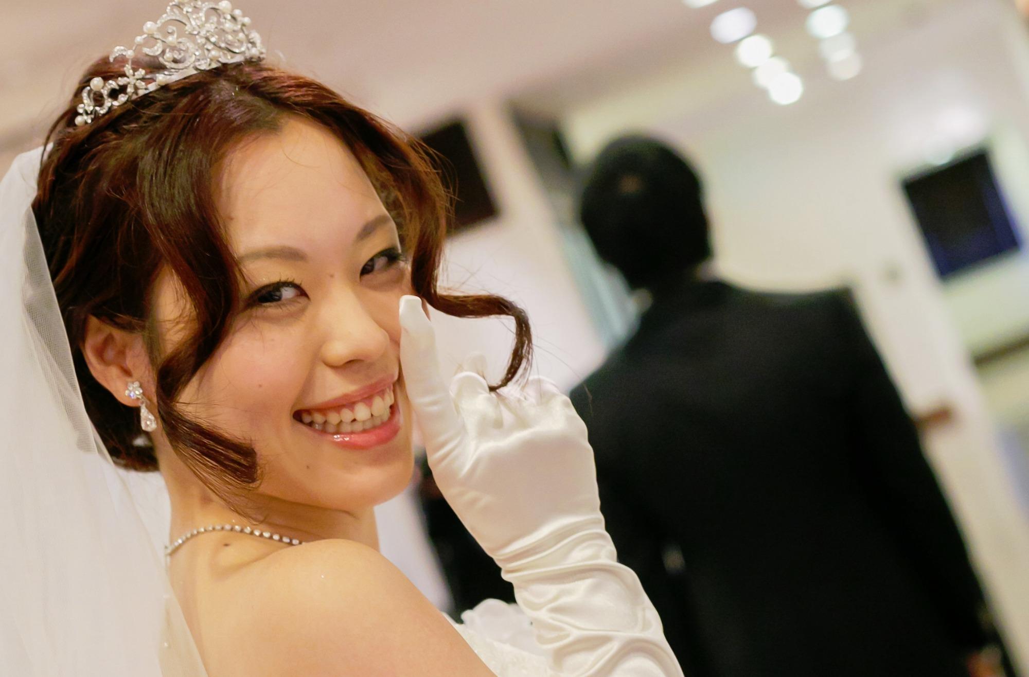 幻想的な光が彩る記憶に刻まれた結婚式の演出画像