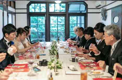 【家族15名のお食事会】 粛・凛・和の披露宴画像