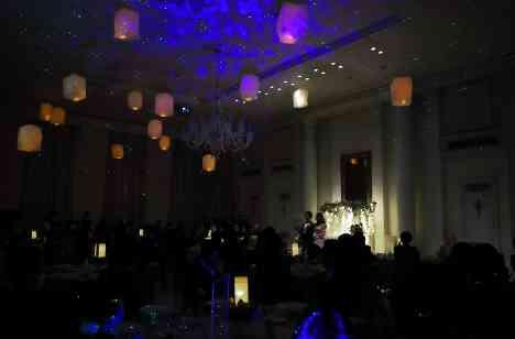 夜空にきらめく ランタンWEDDINGの演出画像