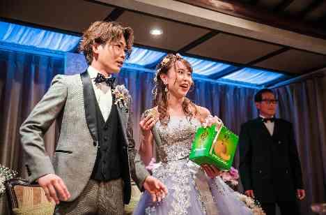 ワイワイ楽しく盛り上がるお二人らしい結婚式の準備・打ち合わせ画像