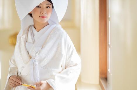 "厳かな神前式"と"アットホームな披露宴"の挙式画像