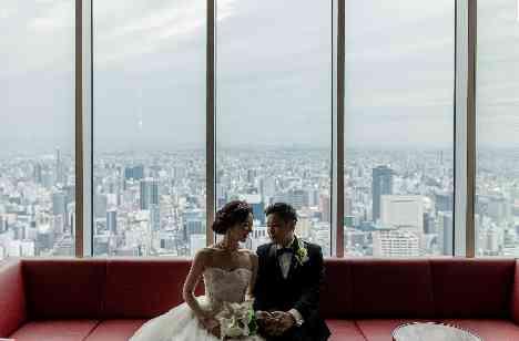 【2年越しの結婚式】憧れの白無垢と高層階レストランの演出画像