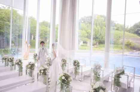 二人のテーマ『ゲストみんなが笑顔の楽しい結婚』の挙式画像