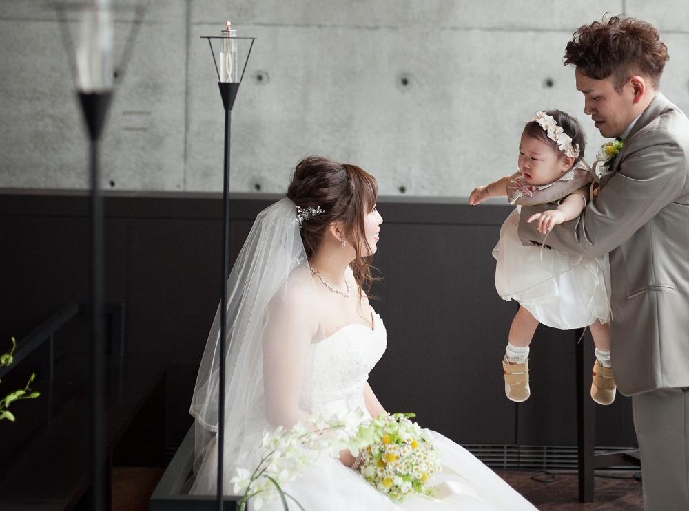 愛娘が結婚の立会人のファミリーウエディングの挙式実例画像