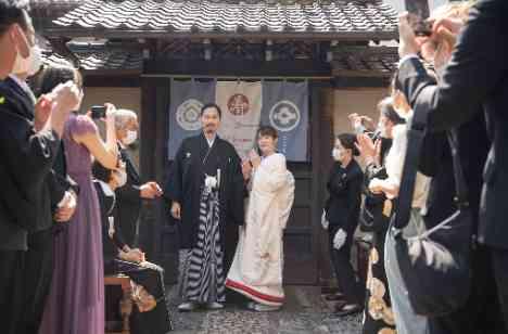 コロナをへて延期をして迎えた結婚式♪の挙式画像