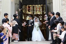 ゲストとみんなで楽しめる結婚式の挙式画像