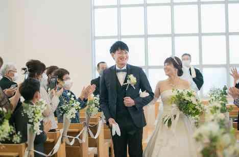 想い出のつまった場所での結婚式とパーティの挙式画像