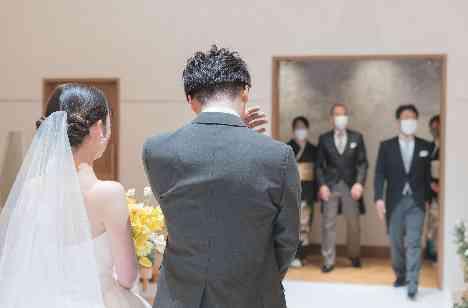 同級生のお二人のおしゃれWEDDNG。.。:+*の挙式画像