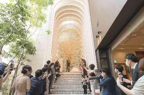 同級生のお二人のおしゃれWEDDNG。.。:+*の演出画像