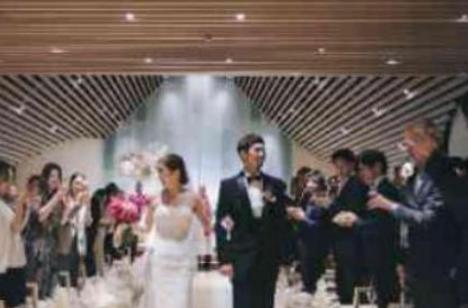 お子様と3人で挙げる思い出に残る結婚式の挙式画像