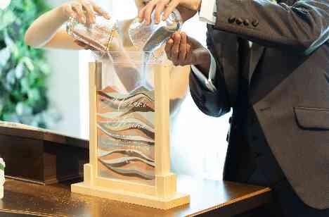 テーマ：リラックスして気を遣わずに過ごせる結婚式の挙式画像