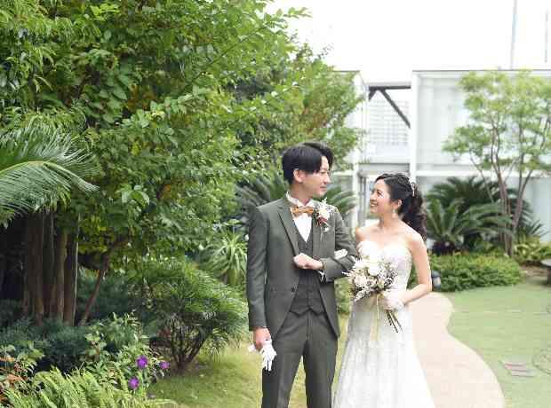 緊張せず過ごせる「ホームパーティ」のような結婚式の挙式実例画像