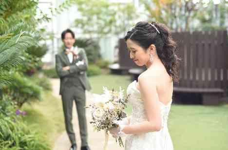 緊張せず過ごせる「ホームパーティ」のような結婚式の準備・打ち合わせ画像